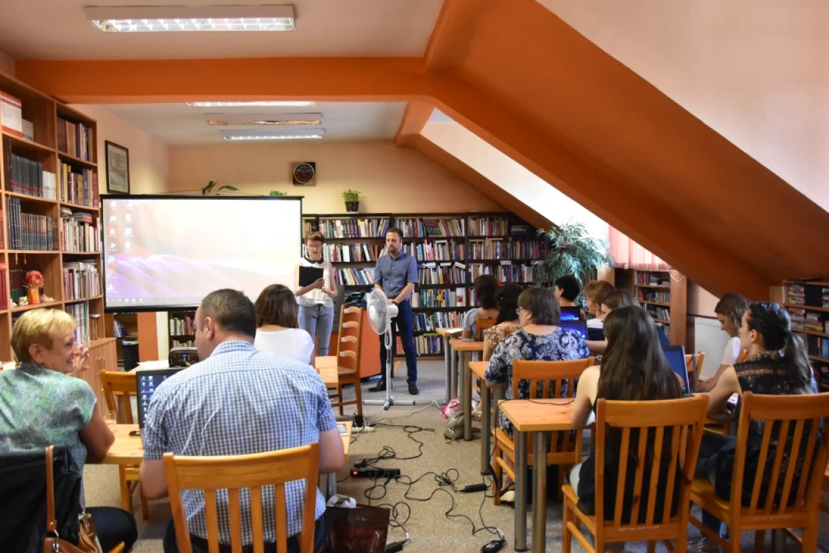 „Narzędzia umożliwiające tworzenie materiałów promocyjnych w bibliotekach”