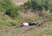 Mężczyzna leżał na torach, pociąg musiał się zatrzymać - zdjęcie główne