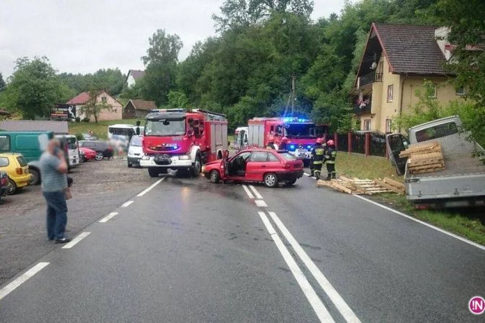 Nowy Sącz: wypadek na Barskiej. Trzy osoby w szpitalu! - zdjęcie 3