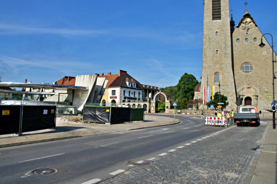 Na dwa dni zamknięto Rynek. Duże natężenie ruchu na pozostałych drogach w centrum - zdjęcie 6