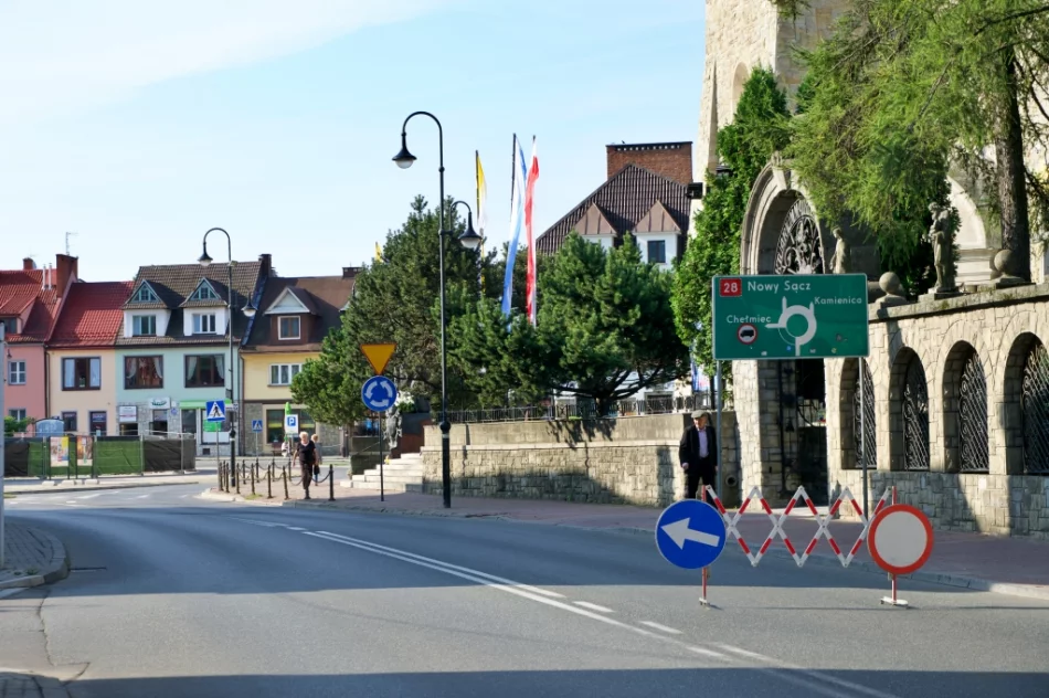 Na dwa dni zamknięto Rynek. Duże natężenie ruchu na pozostałych drogach w centrum - zdjęcie 9