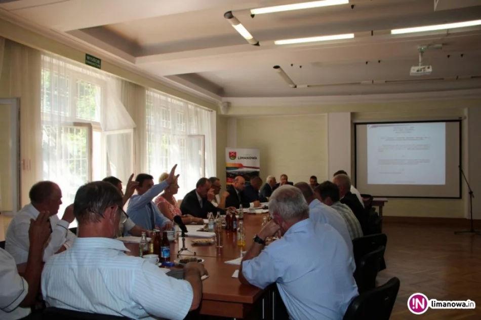 Radni jednogłośnie udzielili absolutorium wójtowi - zdjęcie 2