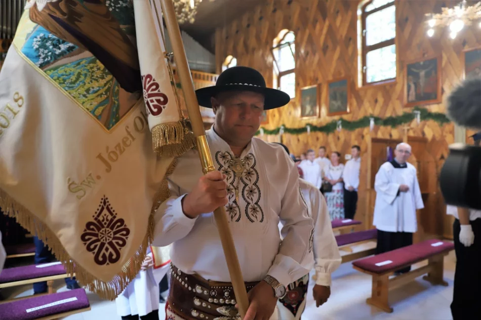 Abp Jędraszewski na obchodach 100-lecia parafii - zdjęcie 2