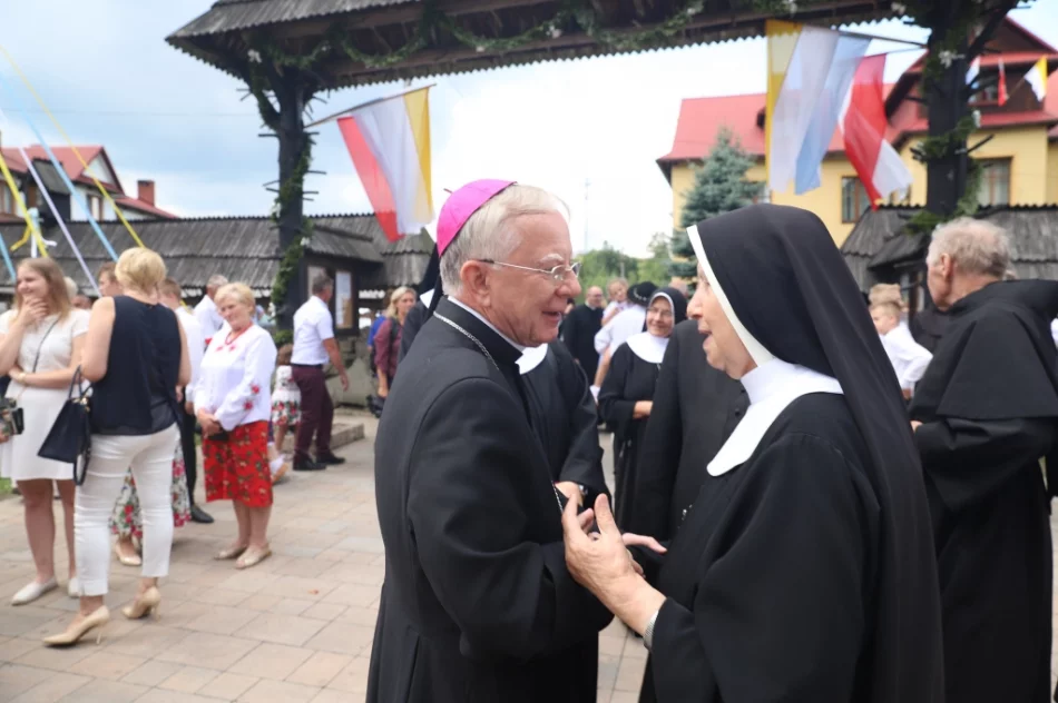 Abp Jędraszewski na obchodach 100-lecia parafii - zdjęcie 18