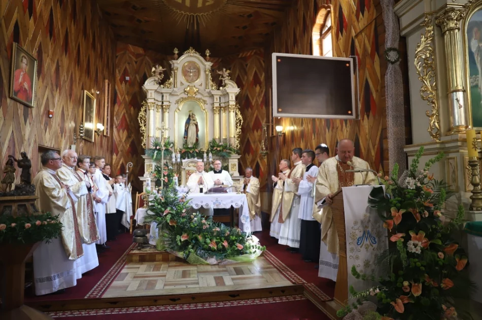 Abp Jędraszewski na obchodach 100-lecia parafii - zdjęcie 5