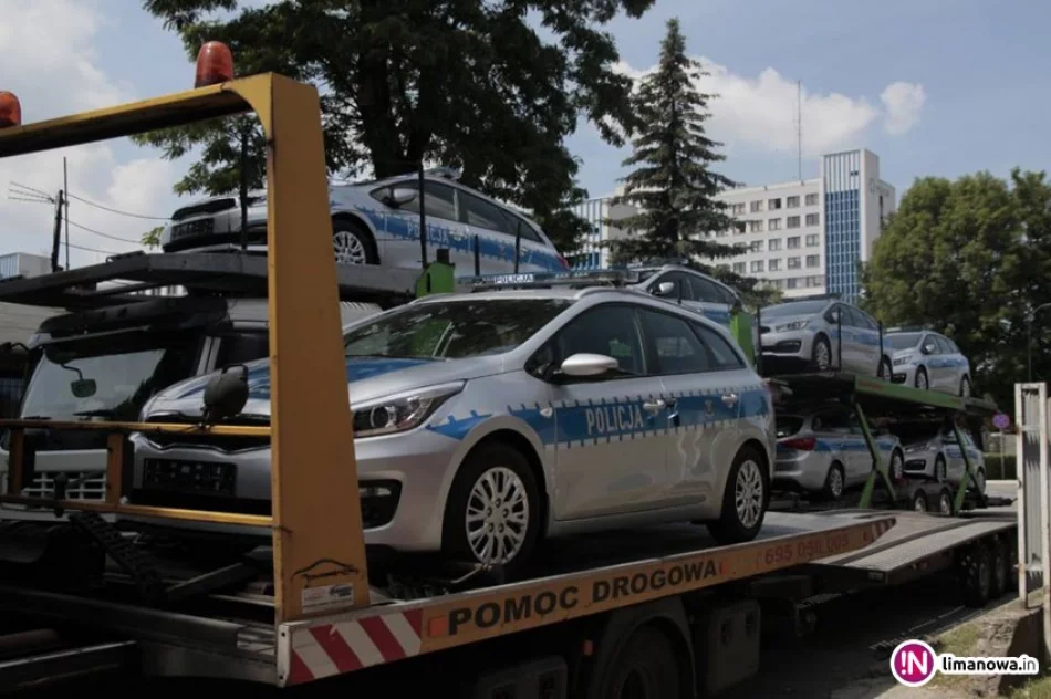 Nowe radiowozy małopolskiej policji - jeden trafi do Limanowej - zdjęcie 3