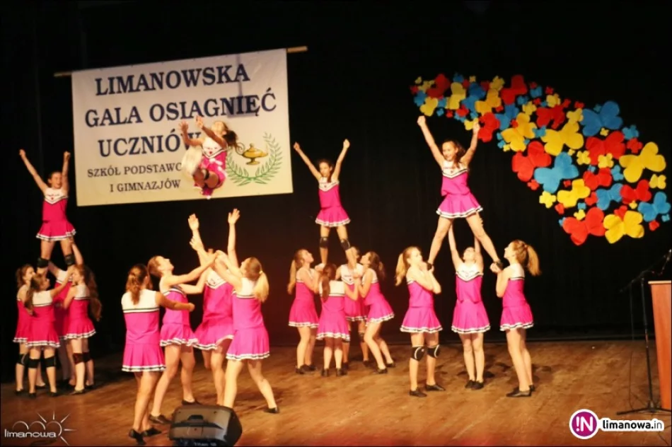 Wielka gala osiągnięć limanowskich uczniów - zdjęcie 2
