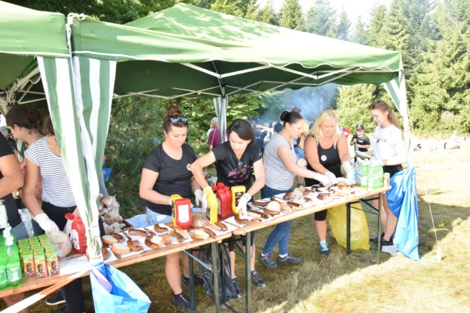 Turyści spotkali się na Łopieniu - zdjęcie 6