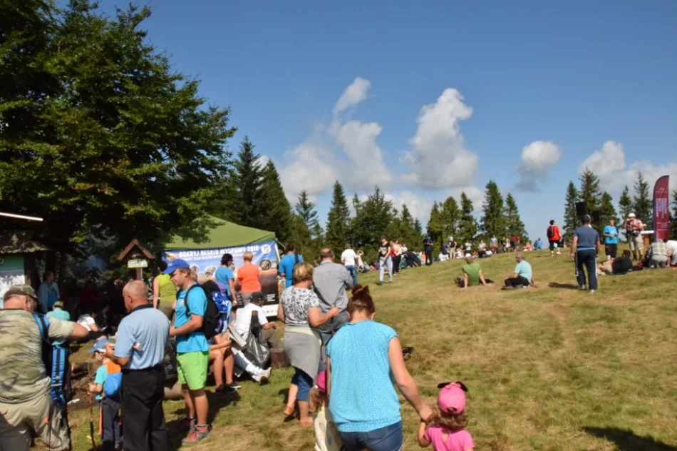 Turyści spotkali się na Łopieniu - zdjęcie 11