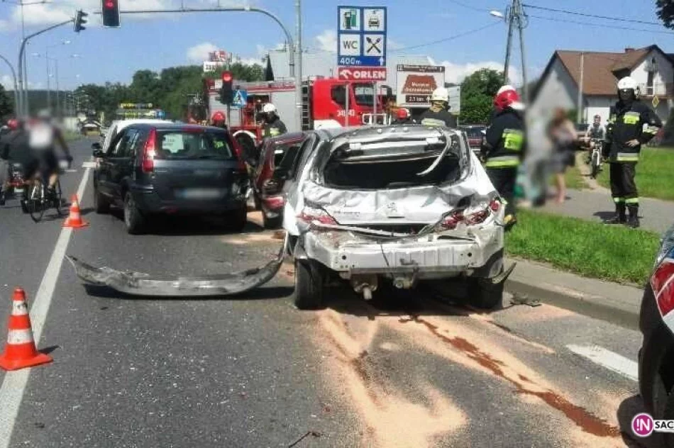Nowy Sącz: karambol siedmiu aut! - zdjęcie 2