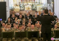 Niezwykły koncert z bisami i owacją na stojąco - zdjęcie główne