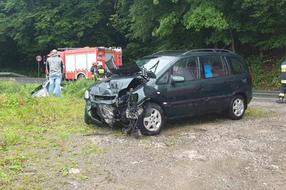 Zderzenie samochodów na ulicy Tarnowskiej - zdjęcie 5
