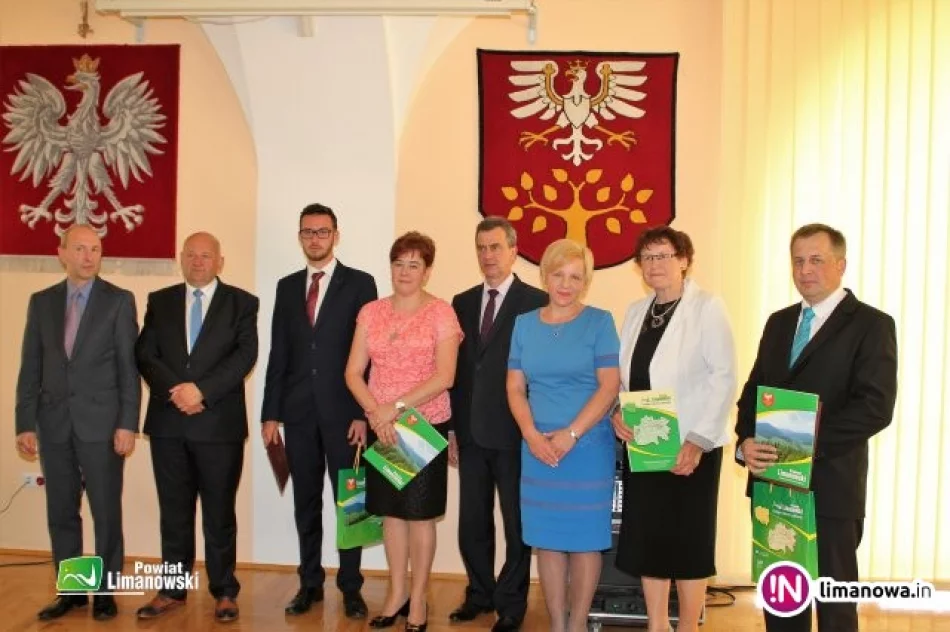 Nagrodzili laureatów olimpiad oraz młodych sportowców - zdjęcie 3