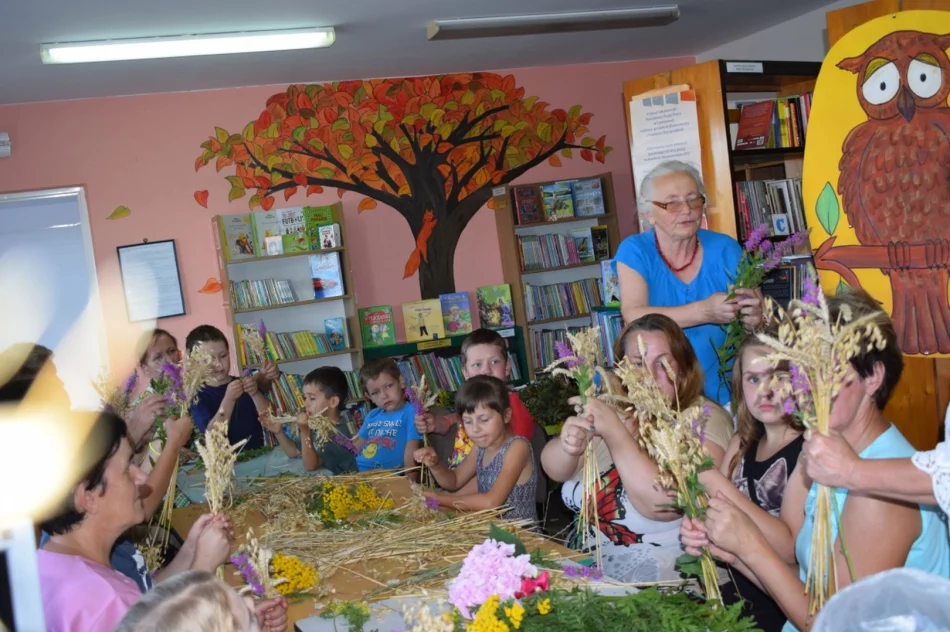 ,,Tradycje ludowe na Matkę Boską Zielną” – warsztaty w gminnych bibliotekach - zdjęcie 4