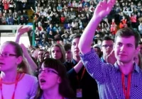 Biskupi chcą towarzyszyć młodym podczas ŚDM - zdjęcie główne