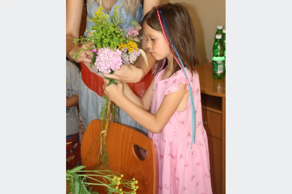 ,,Tradycje ludowe na Matkę Boską Zielną” – warsztaty w gminnych bibliotekach - zdjęcie 6