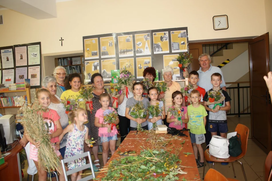 ,,Tradycje ludowe na Matkę Boską Zielną” – warsztaty w gminnych bibliotekach - zdjęcie 7