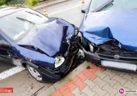 75-latek sprawcą czołowego zderzenia - zdjęcie główne