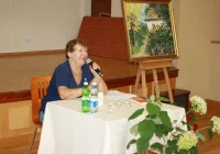 Akademicki wykład w bibliotece - zdjęcie główne