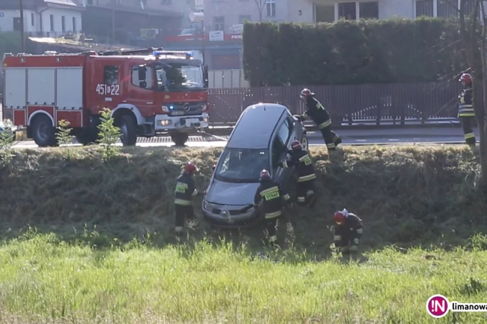 Parkując wjechała do potoku - zdjęcie 2