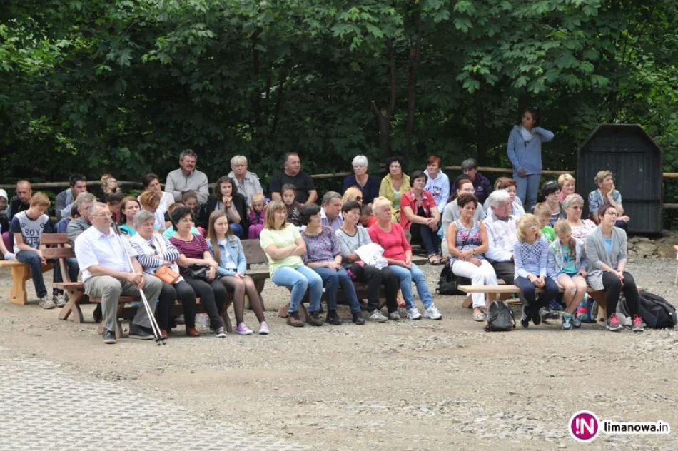 Odpust w leśnym ośrodku. Odsłonięto obelisk na pamiątkę wizyty Karola Wojtyły - zdjęcie 2