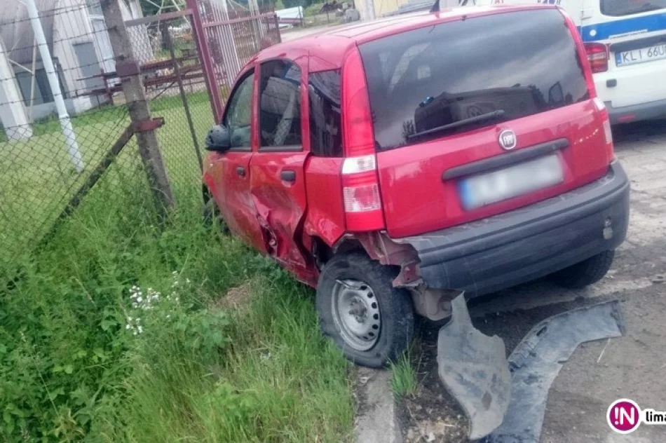 28-latek zasnął za kierownicą. Uszkodzone trzy auta, brama i krawężnik - zdjęcie 3