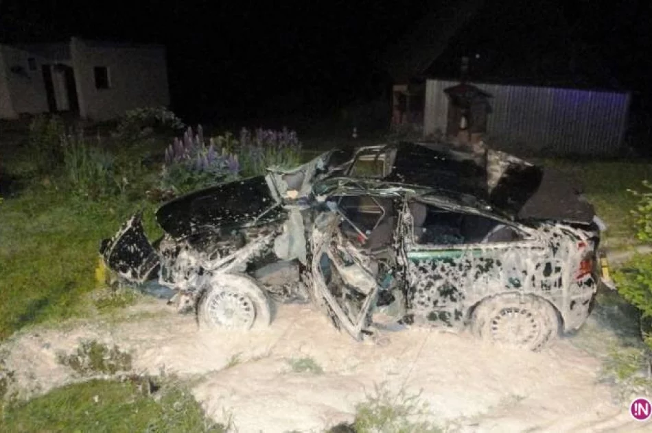 Samochód wypadł z drogi i dachował - zdjęcie 4