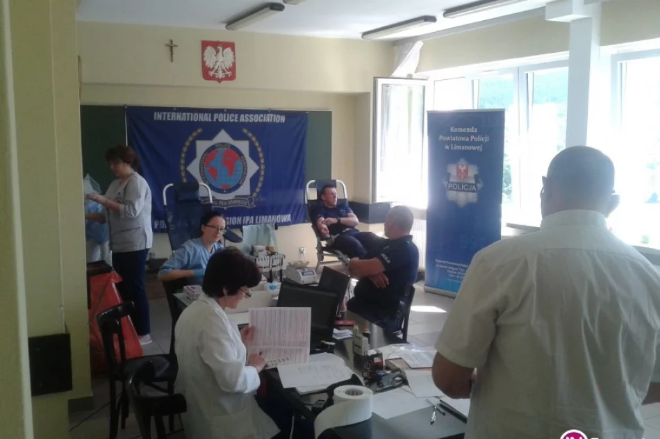 Z myślą o najmłodszych potrzebujących mundurowi podzielili się krwią - zdjęcie 2