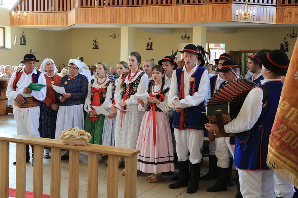 Delegacja z gminy Limanowa uczestniczyła w "Dożynkach" gminy Skarbimierz - zdjęcie 12