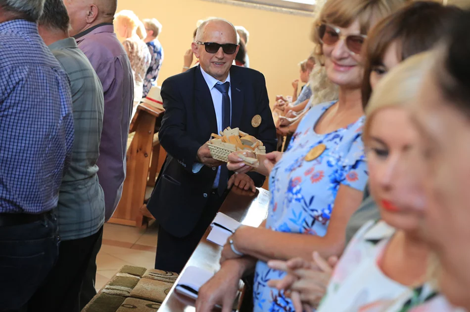 Delegacja z gminy Limanowa uczestniczyła w "Dożynkach" gminy Skarbimierz - zdjęcie 19