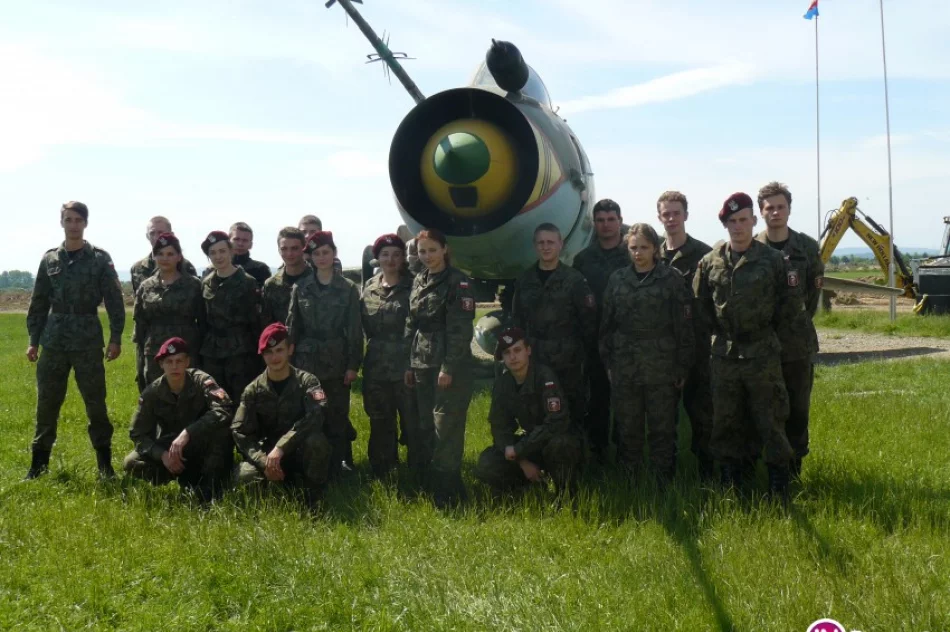 1400 skoków z 1200 metrów. Od 17 lat to wyjątkowa nagroda dla uczniów - zdjęcie 4