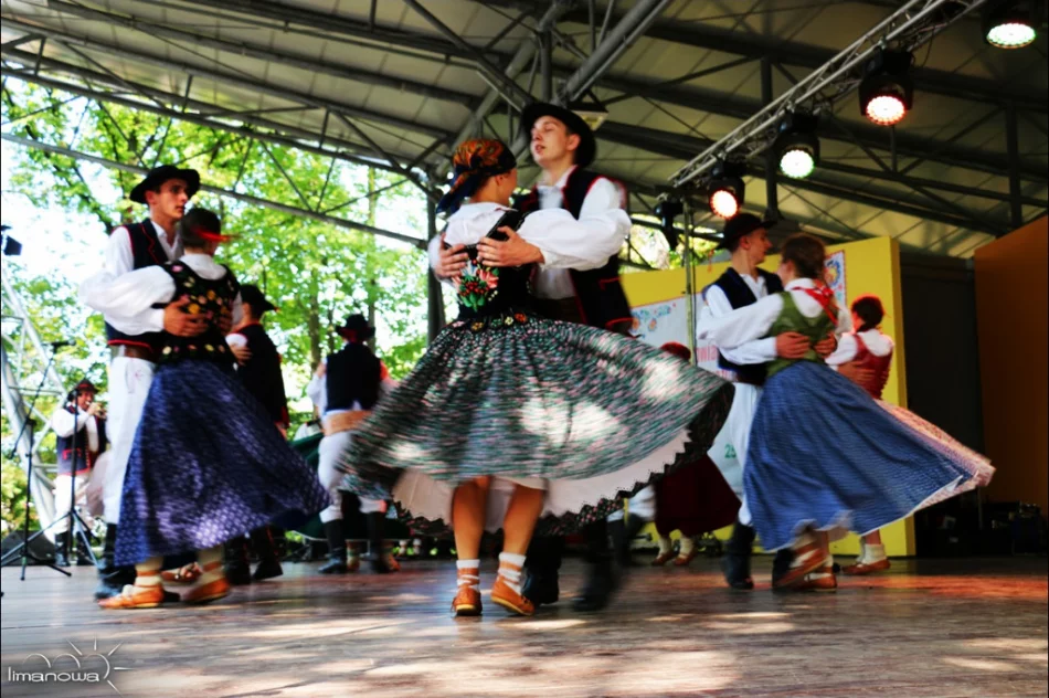 Beskidzkie rytmy i smaki królowały w parku - zdjęcie 4