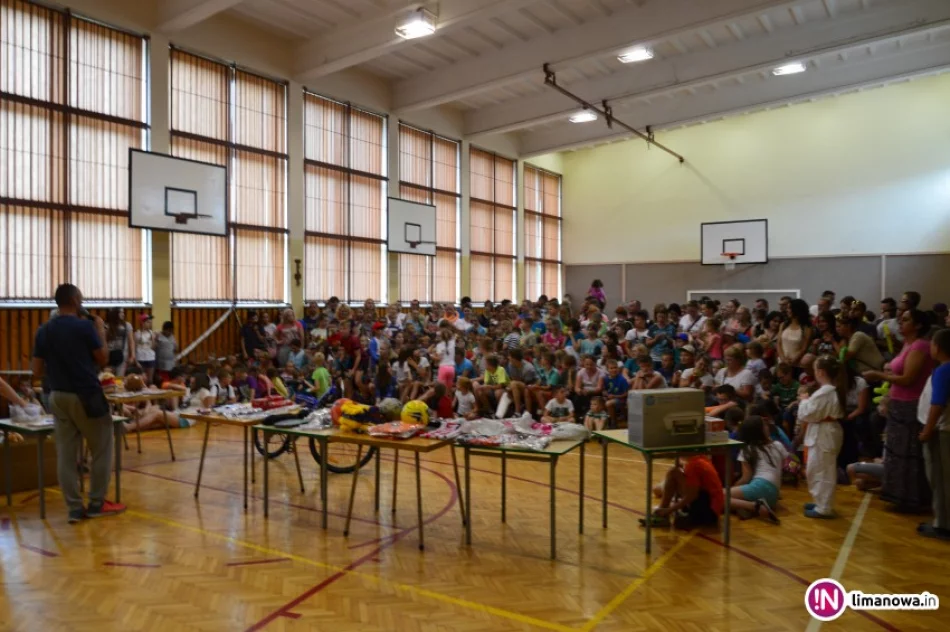 Słoneczna pogoda i moc atrakcji przyciągnęły całe rodziny - zdjęcie 2