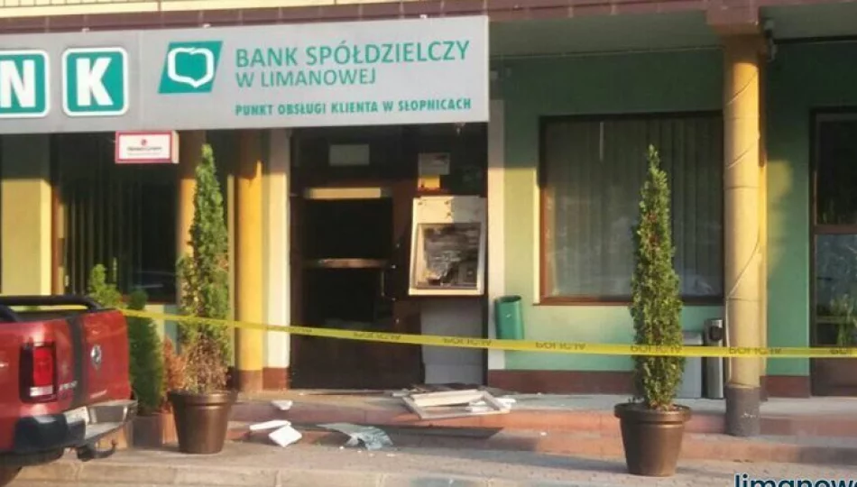 Spowodowali eksplozję bankomatu i ukradli 32 tys. zł - zdjęcie 1