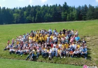 Wicepremier J. Gowin wśród uczestników IX Spotkania Dzieci oraz ich Przyjaciół w Żmiącej - zdjęcie główne