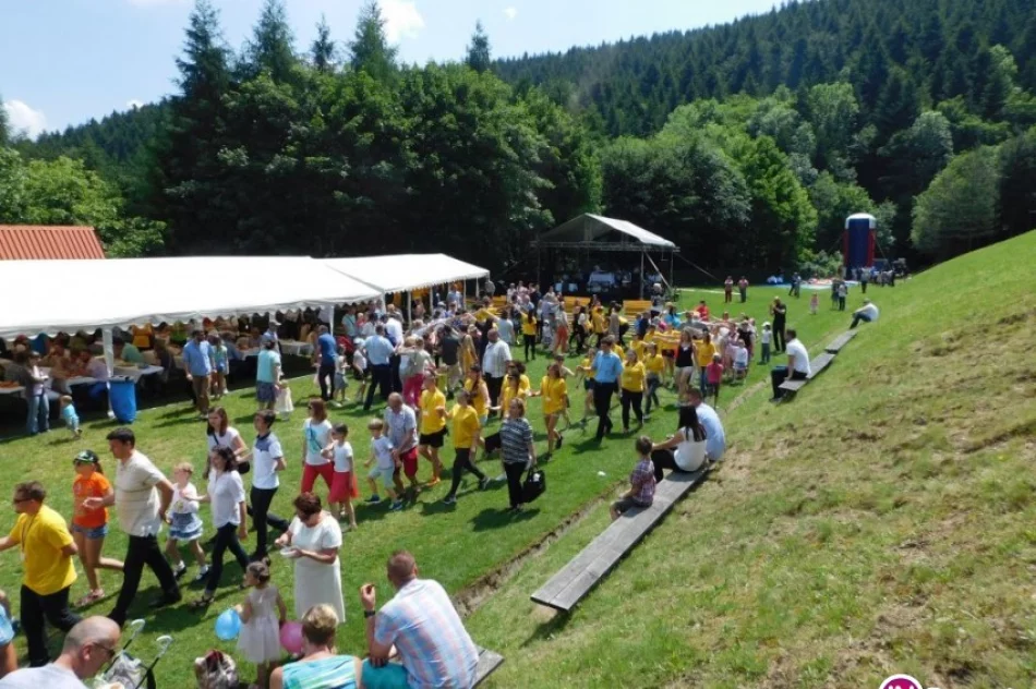 Wicepremier J. Gowin wśród uczestników IX Spotkania Dzieci oraz ich Przyjaciół w Żmiącej - zdjęcie 2