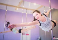 Anioły tańczą na rurze, czyli pole dance po sądecku - zdjęcie główne