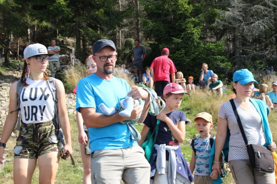 Miłośnicy gór zawędrowali na najwyższy szczyt Beskidu Wyspowego - zdjęcie 5