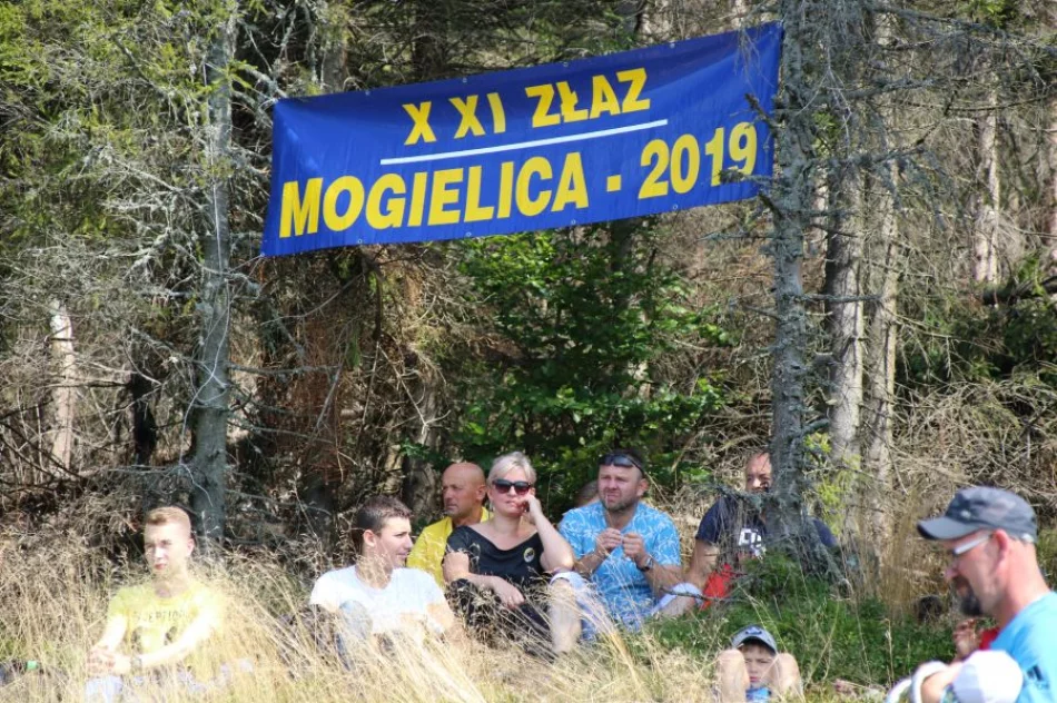 Miłośnicy gór zawędrowali na najwyższy szczyt Beskidu Wyspowego - zdjęcie 7