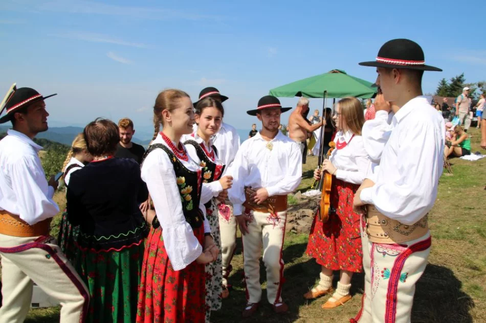 Miłośnicy gór zawędrowali na najwyższy szczyt Beskidu Wyspowego - zdjęcie 18