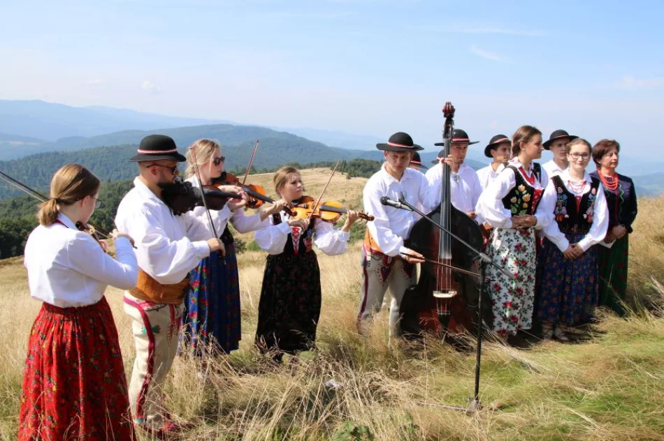 Miłośnicy gór zawędrowali na najwyższy szczyt Beskidu Wyspowego - zdjęcie 20