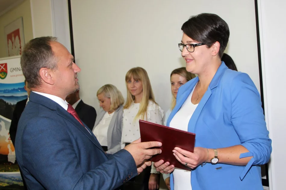 Awanse dla nauczycieli podczas narady dyrektorów przed rozpoczęciem roku szkolnego - zdjęcie 11