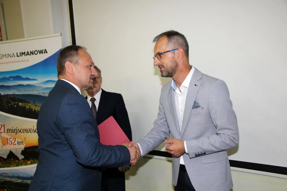 Awanse dla nauczycieli podczas narady dyrektorów przed rozpoczęciem roku szkolnego - zdjęcie 17