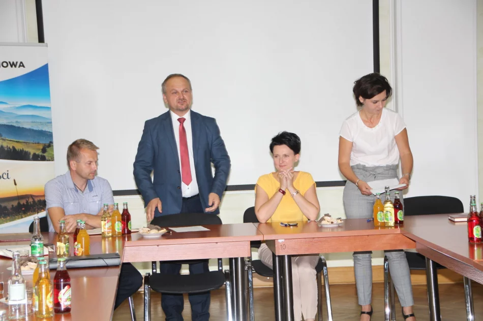 Awanse dla nauczycieli podczas narady dyrektorów przed rozpoczęciem roku szkolnego - zdjęcie 19