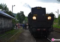 Retro-pasjonaci podziwiali pociąg na stacji - zdjęcie główne