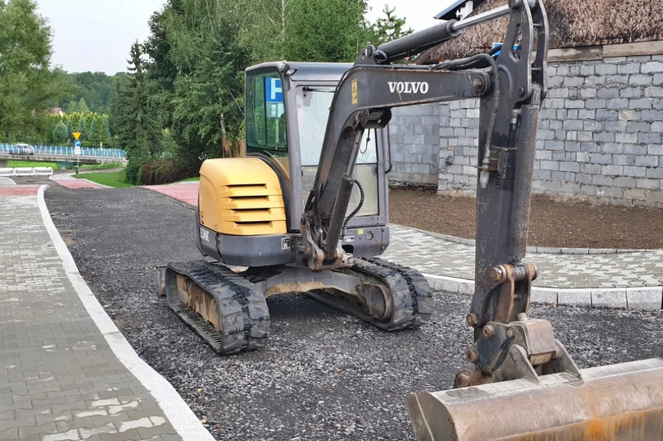 Łącznik między DK 28 a "ścieżką zdrowia" czeka na nawierzchnię - zdjęcie 7