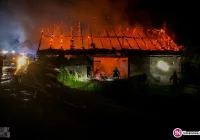 Nocny pożar stodoły - 60 tys. zł strat (wideo) - zdjęcie główne