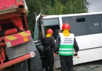 Bilans wypadku: 1 osoba nie żyje, 29 jest rannych, w tym 8 ciężko - zdjęcie główne