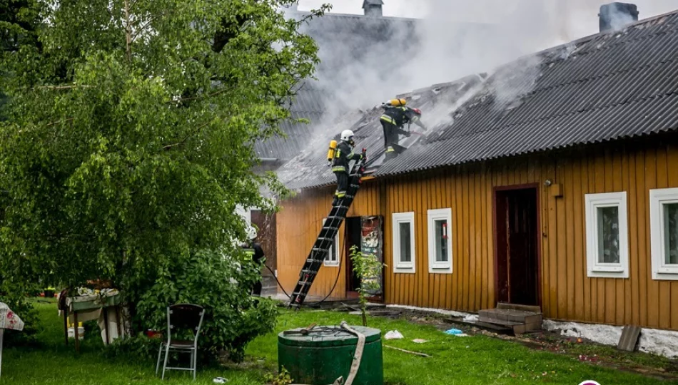 Gwałtowna burza i pożary - dwie osoby trafiły do szpitala (wideo) - zdjęcie 1