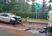 Czołowe zderzenie Audi z ciężarówką na "krajówce". Ranna 20-latka - zdjęcie główne